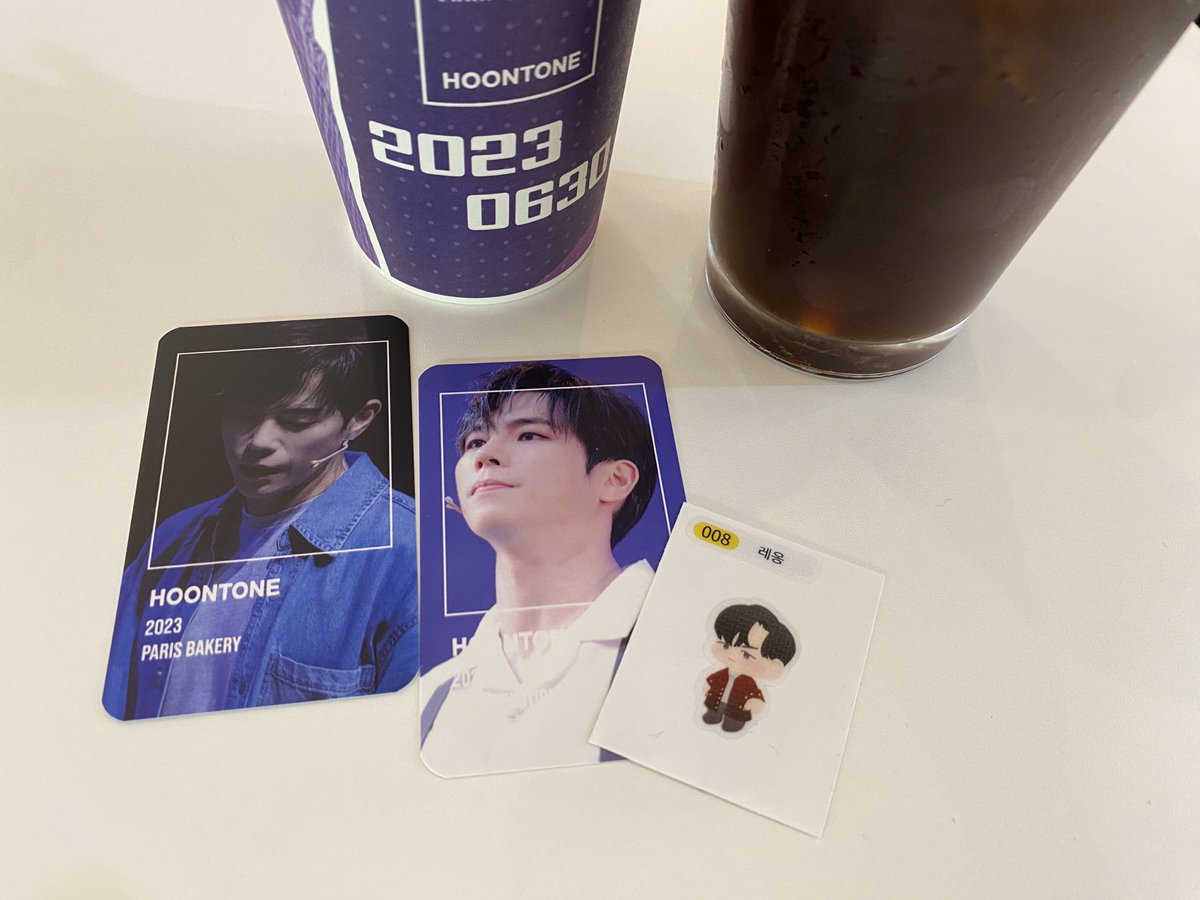 Mooney1217's tweet photo. 아까 깜빡하고 빼놓은 뎁카방문기
후후 띠부씰도 있다구🩵레옹이❤️

#14년_열심히했고_결과가좋았__써
#HOONTONE_2023
#always_Hoonjeong https://t.co/dtJn7leakp