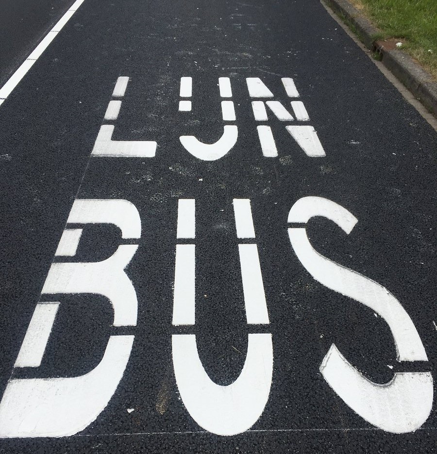 werkaandedreven's tweet photo. Volgende week beginnen er voorbereidende werkzaamheden aan de busbaan bij de Middachtenlaan in Almere Buiten en in Tussen de Vaarten en bij station Parkwijk in Stad. Kruisingen met de busbaan zijn van maandag 17 t/m vrijdag 21 juli afgesloten. Meer info: https://t.co/3wm6TCZceG https://t.co/0xpYosRZJe