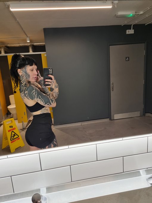 Where are all the gym pervs?   Pig opportunity DM me https://t.co/sptf2DwtCC<a href="/tag/mvsales"class="tags"><span>#mvsales</span></a>