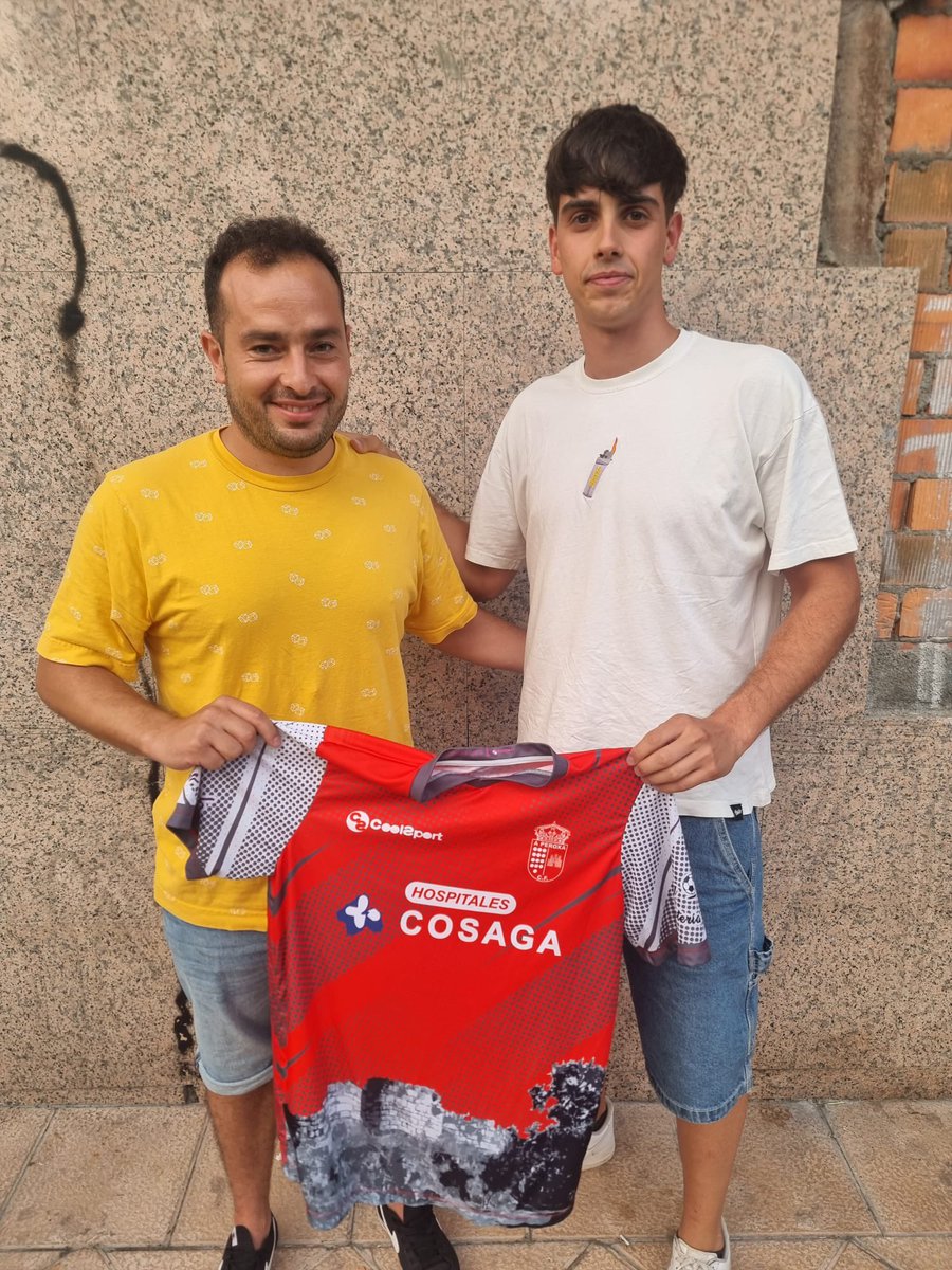 CfPeroxa's tweet photo. 🔊 FICHAXE 🔊

👤 Marcos
📍 Porteiro
📆 20 anos 
⚔️ Santa Mariña xuvenil (Vigo)

Porteiro formado nas categorías inferiores do Santa Mariña que ven para completar a portería na nosa continua aposta pola xuventude.

Dobramos a aposta!!!

#mereceraapena #todossomosaperoxa ❤️🤍 https://t.co/KrxjtcSYPw