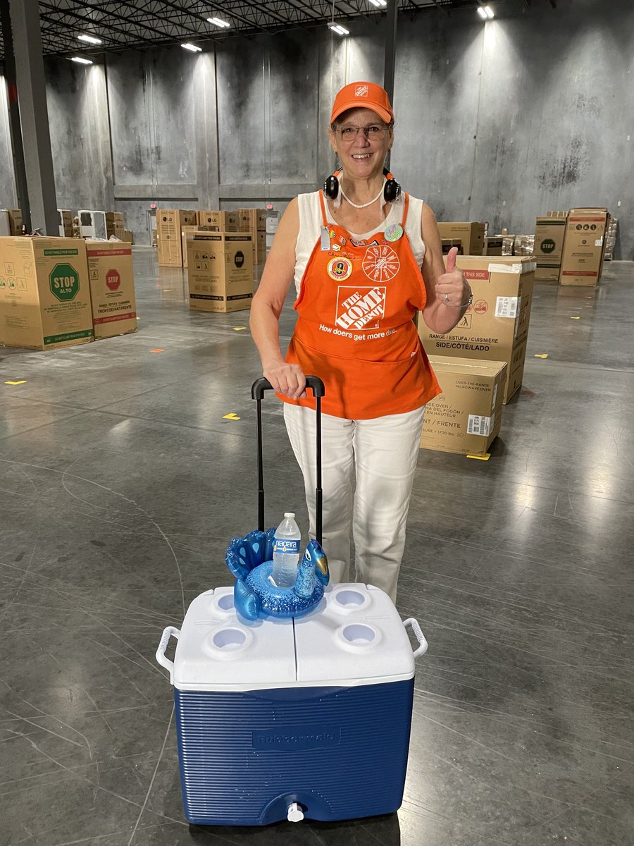 Becky Newsome (@beckynewsome27) on Twitter photo Largo MDO In Focus captain keeping us hydrated! Safety takes Everyone 🧡🧡 <a href="/AJohnson5875/">Aaron Johnson</a> <a href="/LargoMdo/">MDO Largo</a> <a href="/HDLorenda/">Lorenda</a> <a href="/RafaVelaydez/">Rafa</a> <a href="/ChaddWhiteley/">Chadd Whiteley</a> Largo MDO In Focus captain keeping us hydrated! Safety takes Everyone 🧡🧡 <a href="/AJohnson5875/">Aaron Johnson</a> <a href="/LargoMdo/">MDO Largo</a> <a href="/HDLorenda/">Lorenda</a> <a href="/RafaVelaydez/">Rafa</a> <a href="/ChaddWhiteley/">Chadd Whiteley</a>