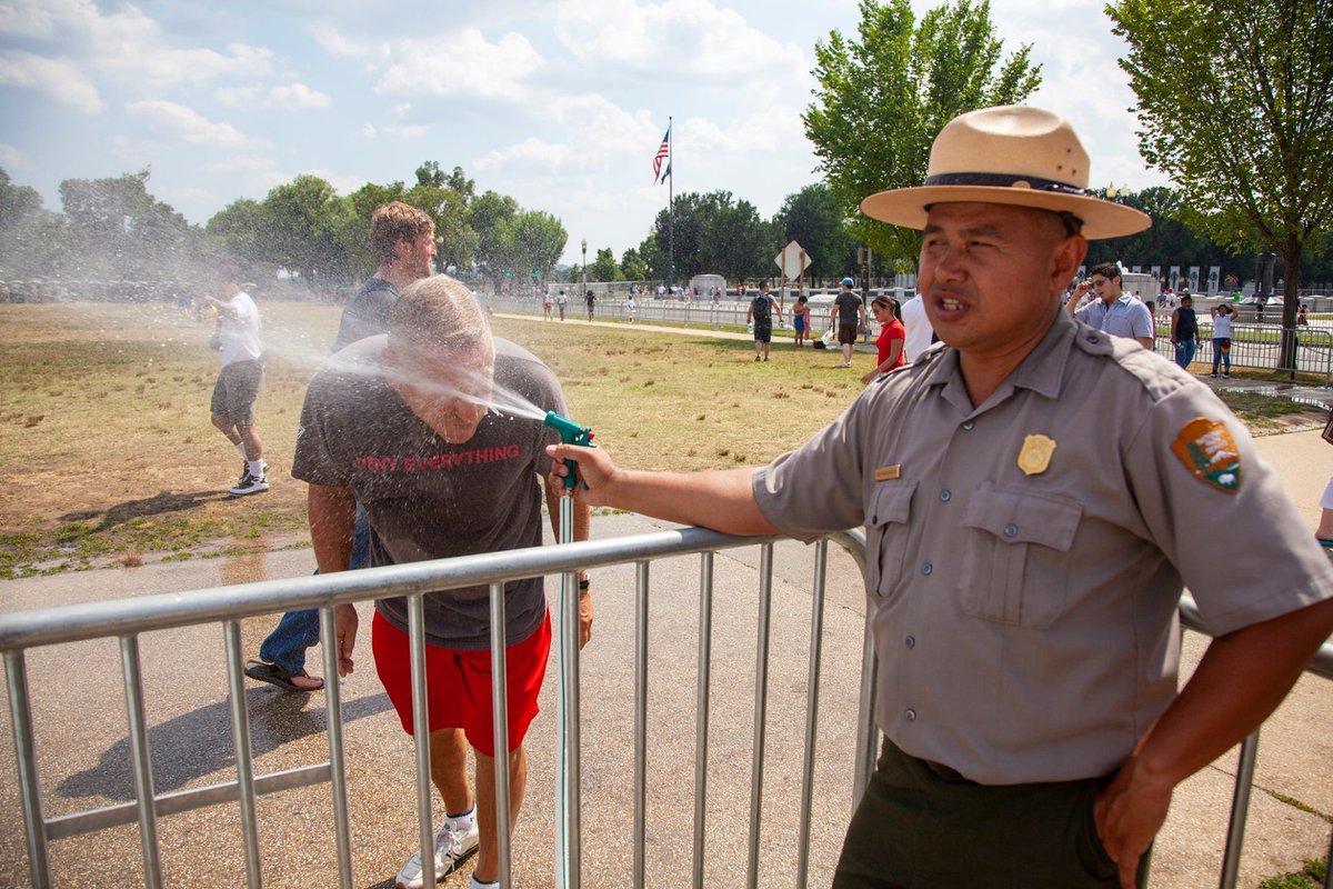 Tips for attending the Independence Day Celebration on the National Mall: 🐶 Leave pets at home (Fireworks are loud!) 🚇 Take Metro 💧 Stay Hydrated Plan your July 4th experience at nps.gov/foju 🇺🇸 🎆 🇺🇸 🎆 🇺🇸 🎆