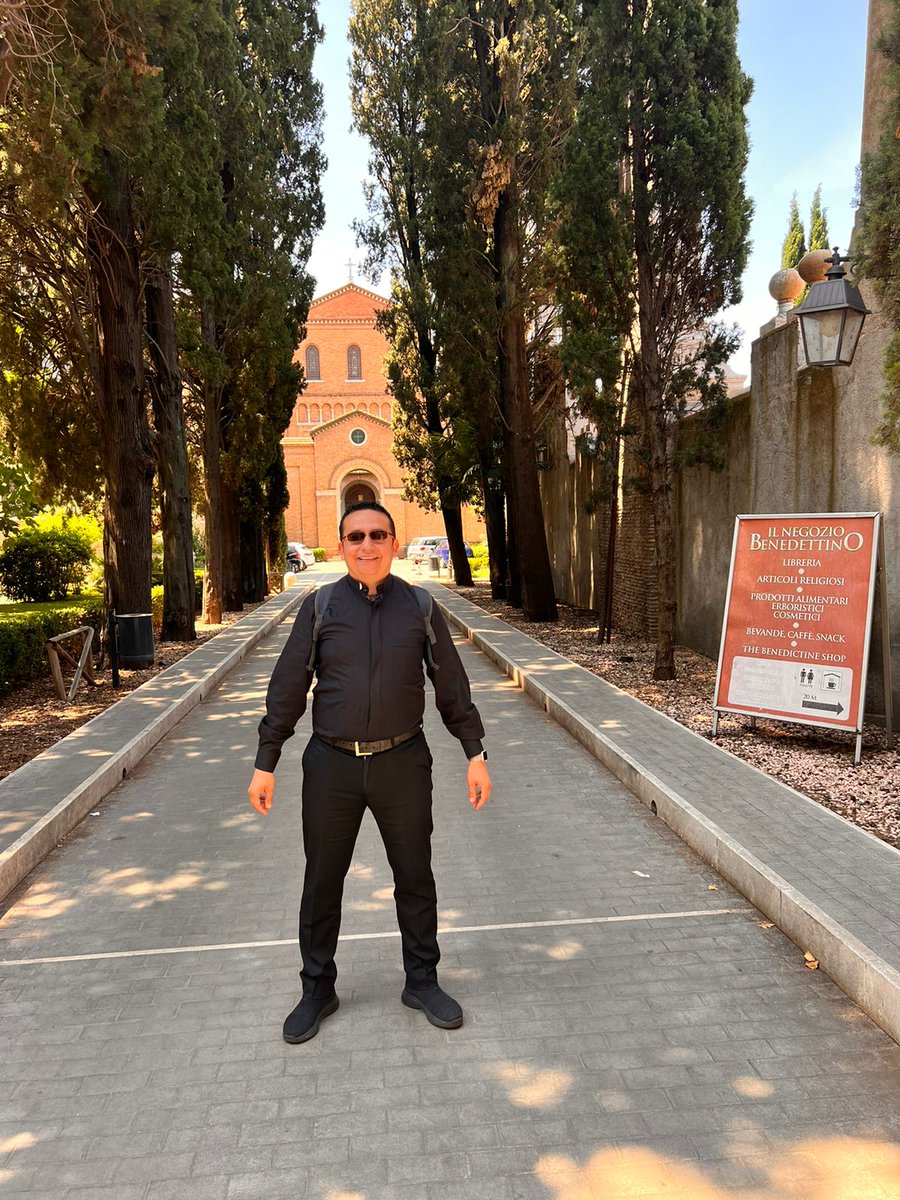 Colegio Mexicano en Roma tweet media