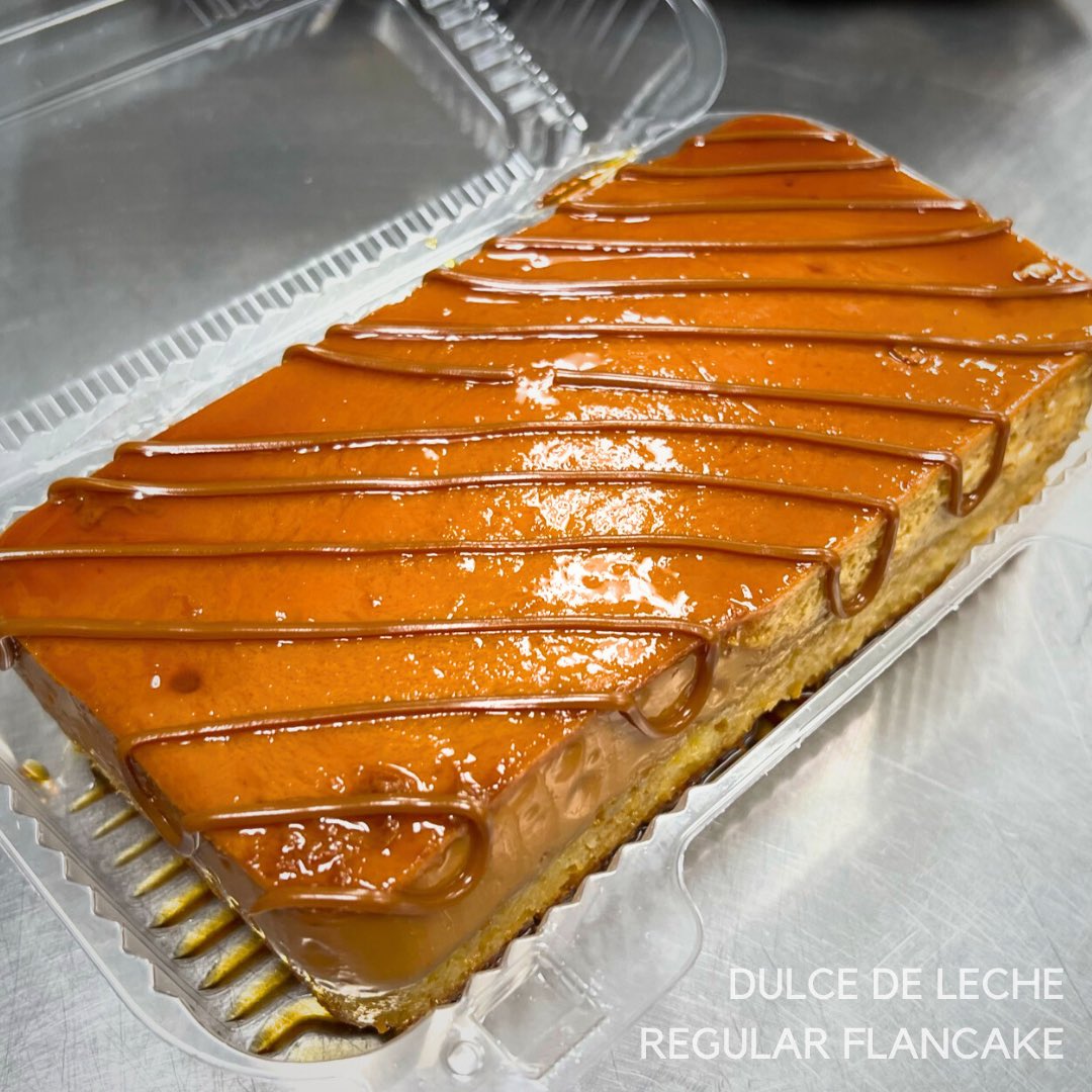 FlanCakeQueen's tweet photo. Red, white &amp; blue —it’s FlanCake for you! 😍 #FourthOfJuly GIVEAWAY 🍮🎇🇺🇸🧨

We’re giving away a #flancake! 💥 Winner gets to choose from over 15+ flavors.
To enter:
✅ Follow us
❤️ Like this tweet
🔁 Retweet for a bonus entry

🏆1 winner picked at 5pm on July 1 https://t.co/GGXc1Z3L8y