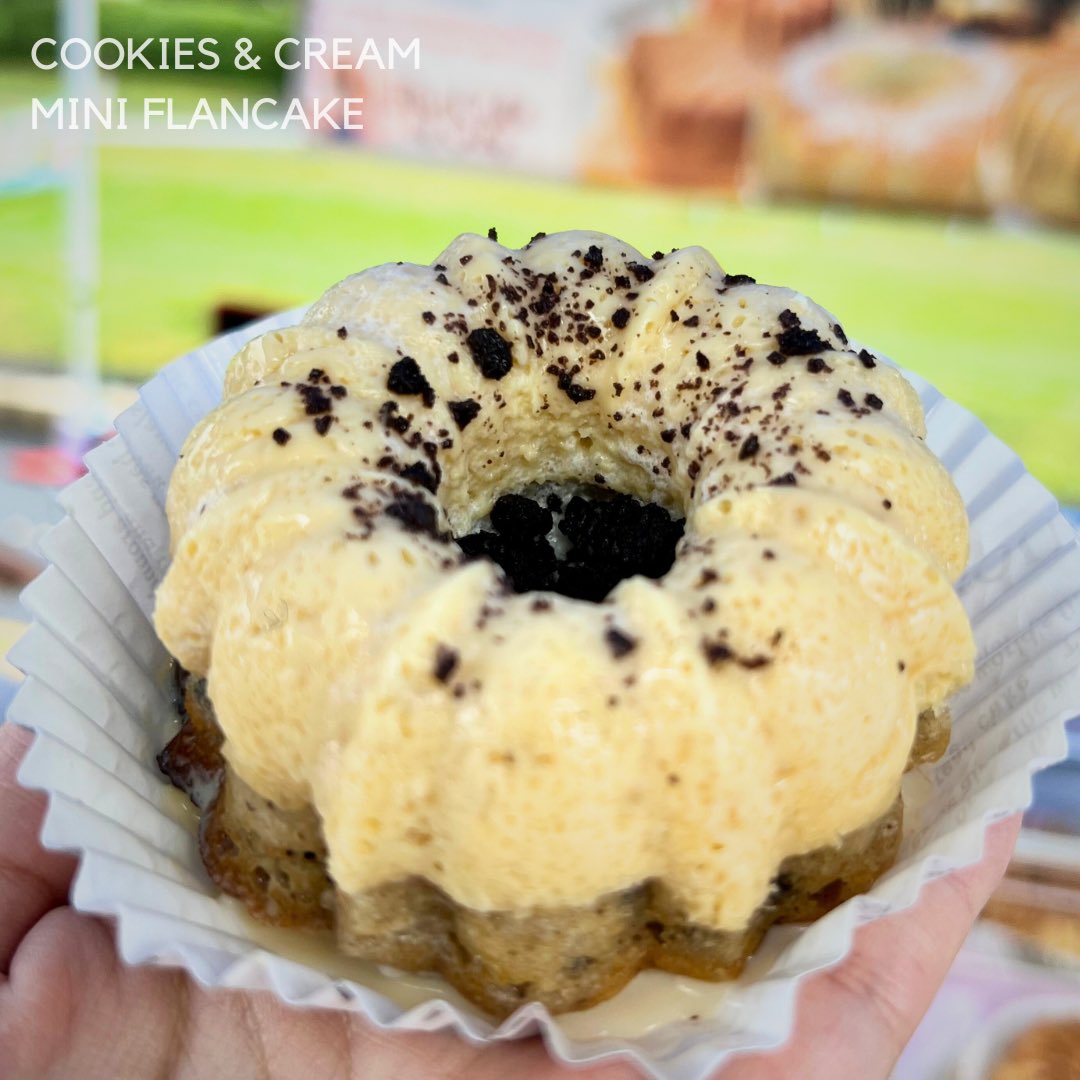FlanCakeQueen's tweet photo. Red, white &amp; blue —it’s FlanCake for you! 😍 #FourthOfJuly GIVEAWAY 🍮🎇🇺🇸🧨

We’re giving away a #flancake! 💥 Winner gets to choose from over 15+ flavors.
To enter:
✅ Follow us
❤️ Like this tweet
🔁 Retweet for a bonus entry

🏆1 winner picked at 5pm on July 1 https://t.co/GGXc1Z3L8y