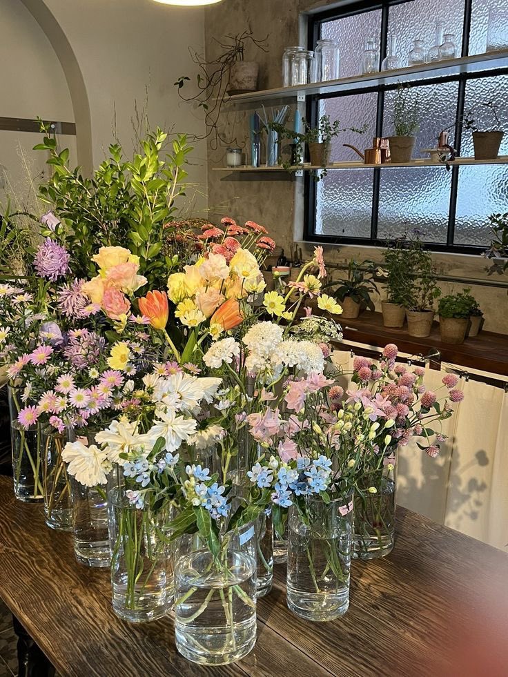 lunafleuri's tweet photo. So, did you get yourself some flowers today? https://t.co/sA65H9vgRY