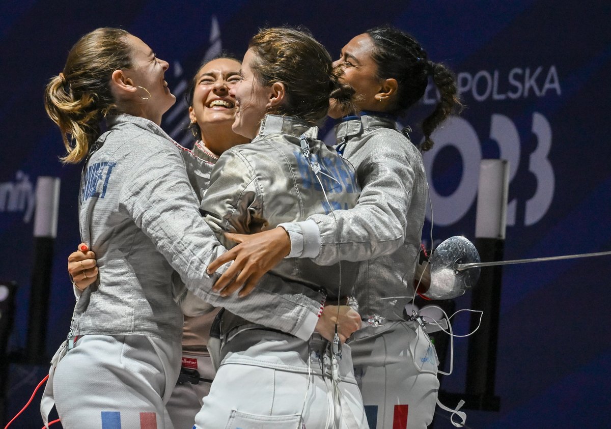 Championnes d'Europe. Cham-pio-nnes d'Europe. WAAAH 🇫🇷⚔️🥇