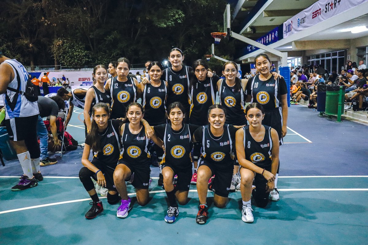 CapitanesCDMX's tweet photo. ¡Así se vivió el primer partido vs Titanes del Torneo Nacional Jr. NBA Challenge! 😎

Nuestras Capitanas ganaron 26 - 22 🔥🏀

#FamiliaCapitán 
#SomosCapitanes https://t.co/72KCBd2YOi