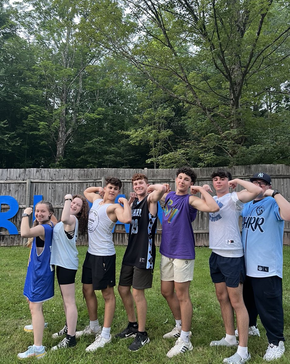 last night we had ic launch night here at iltc and gjhrr had a blast showing off our regional merch!! 🦁