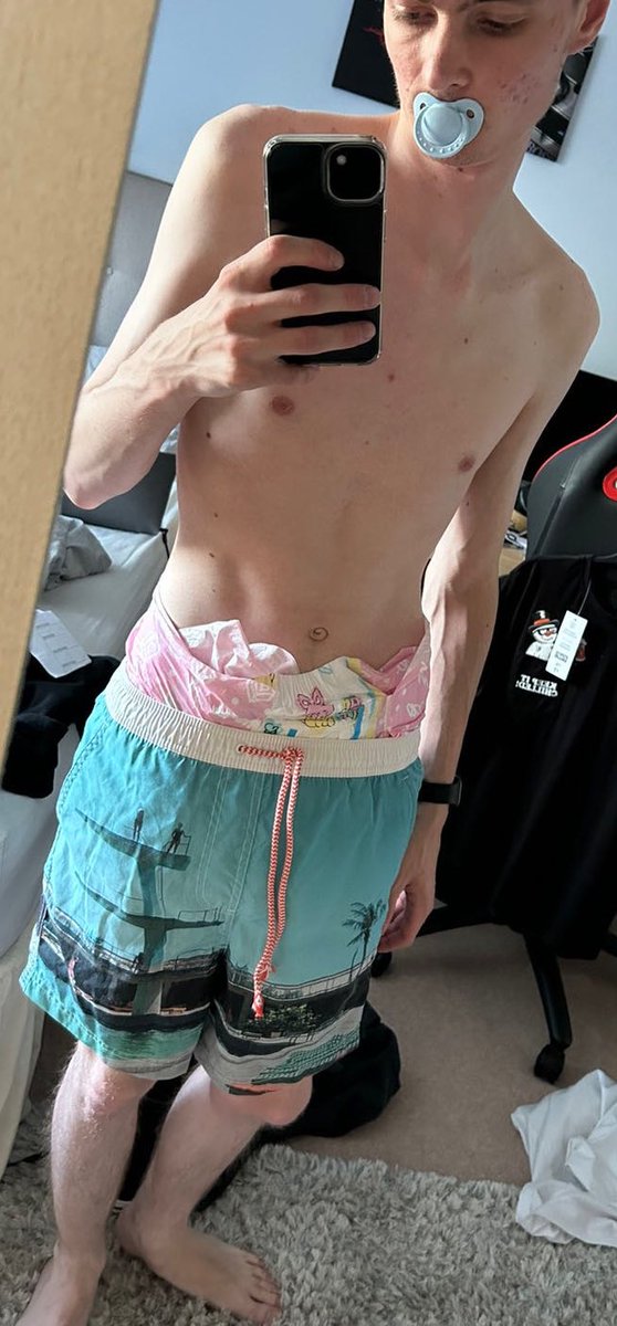 ABDLCally's tweet photo. Beach bod ready #ABDL #LittleSpace #Diaper #Diaperboy #gay https://t.co/YUMrYpiADh