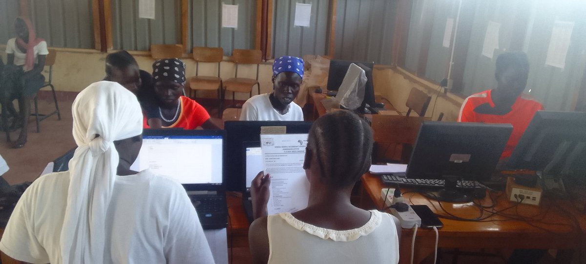 WingRescue's tweet image. We are delighted to see Computer has become  friend and play huge part in our daily lives. we can work, communicate, and interact with the world around us. 
Thanks to our donor  #ConnectionUbuntu and
#Techfugees for supporting our girls of a technological age with tools.