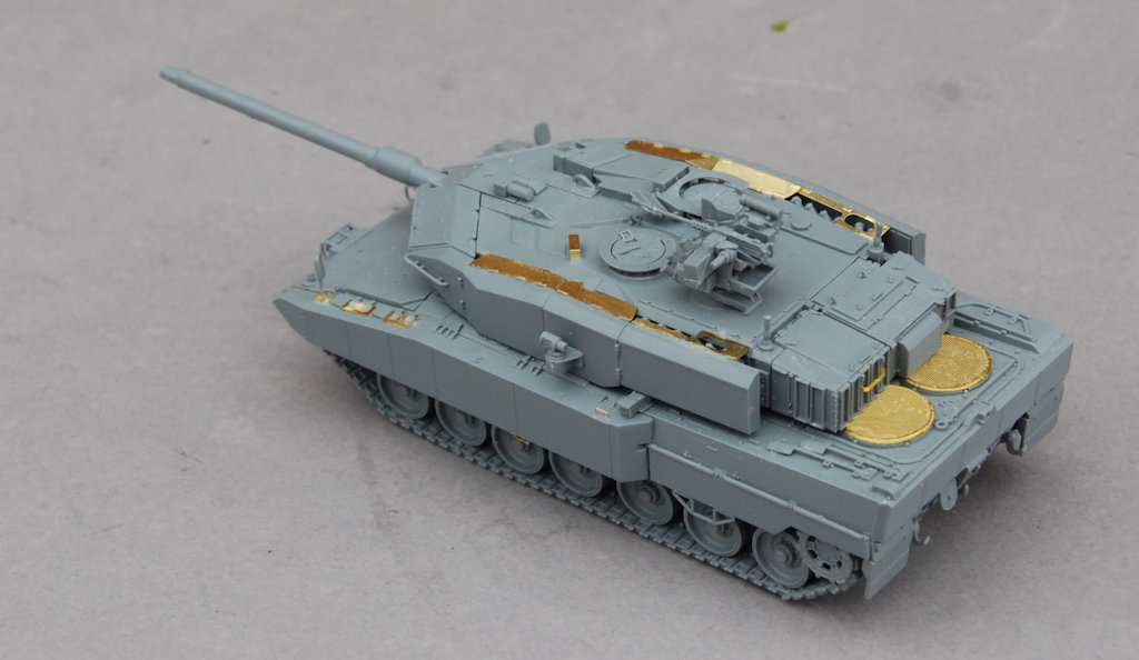milmodelscene's tweet photo. A new build finished today, the Vespid 1/72 Leopard 2A7+, only tow cables to add. #MAFVA @TigerHobbiesLTD @JaaaagIrr #braillescale https://t.co/5dzJCSX0OA