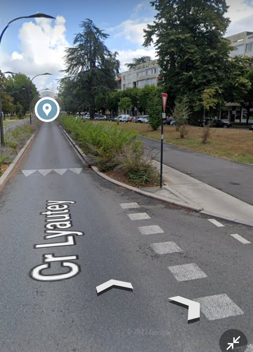 Et qu'en est-il pour les ♿️ circulant à + de 6km/h ?
Quand je vais rentrer ce soir, les automobilistes vont être ravis d'être bloqués derrière moi à 12km/h alors qu'il y a une magnifique piste cyclable juste à côté où je ne gênerais personne !
Il va falloir communiquer <a href="/Prefet64/">Préfet des Pyrénées-Atlantiques</a>