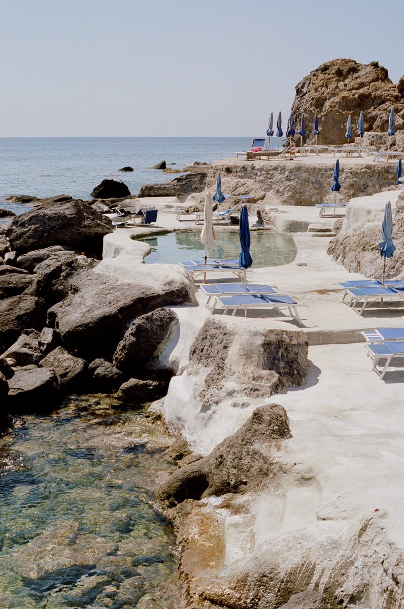 herintheroom's tweet photo. Blue club 🐬
Clichés à l’argentique https://t.co/3Jh0dypa6v