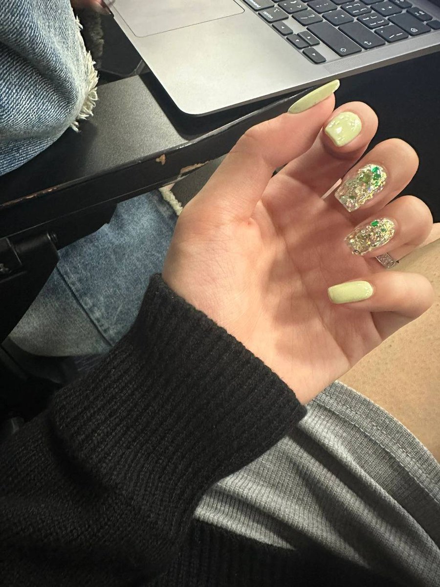 MayaMaya12145's tweet photo. “Nail art is a vacation for plain nails.”#nail art🥰 https://t.co/ZQe2kguW7L