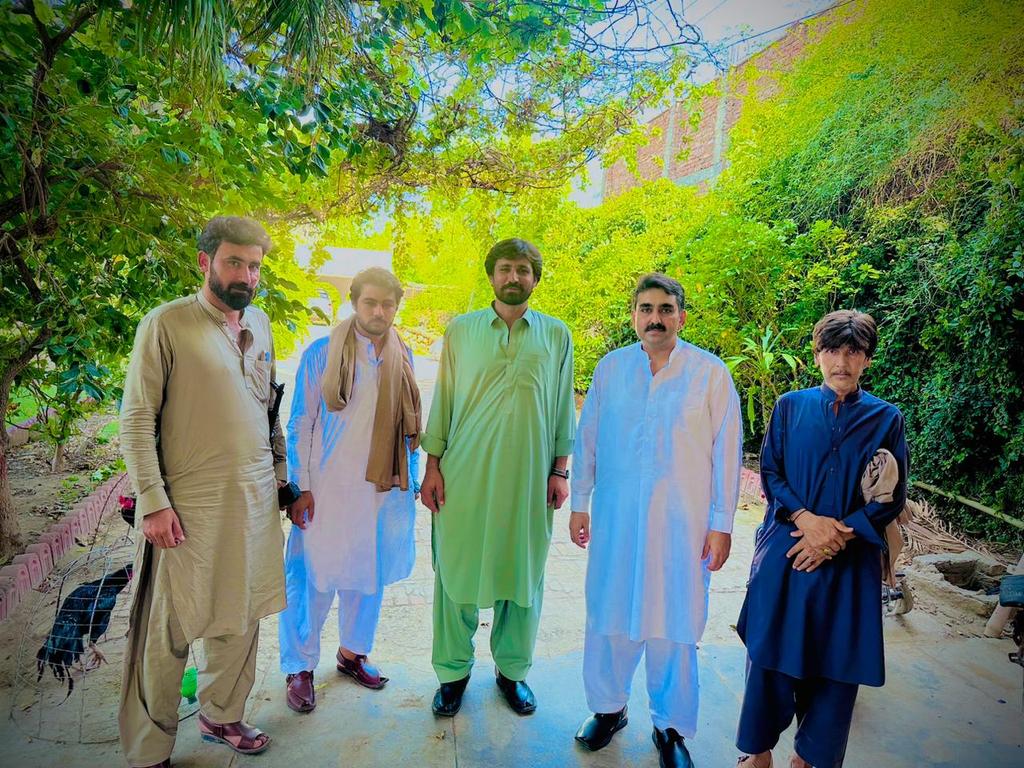 AbdusSamadkha's tweet photo. لوئی آختر مبارکي په پرمهال دا اخپل ګران مشر دا عوامی نیشنل ګوند صوباٸي مرسیتال سيکتر  جناب تیمور باز خان ايډوکيټ پی کے 99 کنډيډت مېلمستون کې ډېر زړه په مينه او وينې انځورونه...
#eiduladha2023 #AimalWaliKhan #AwamiNationalParty #PSFBANNU #TaimurBaz❤@BazTaimur @AimalWali @AsgharAc https://t.co/weJgDll61G