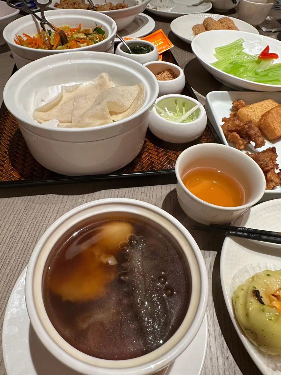 到现在为止接触的人越多，发现同一层次的人欣赏你，层次低的才会诋毁你