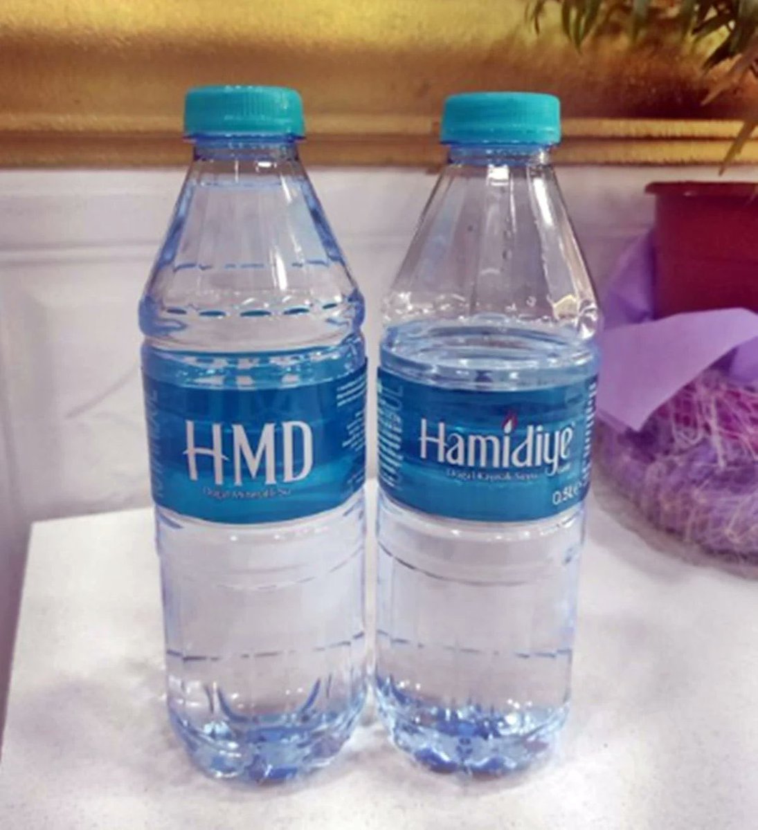 Var olanı neden değiştiriyorsun Ekrem ! 
Yeni bir su kaynağı kurup adını  'Eko su'  koydun da elini tutan mı oldu?
Hizmet ekibi değil!  Tam bir yıkım ekibi.