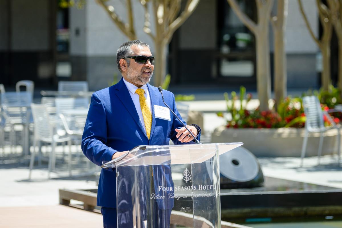 We extend our gratitude to Assad Rajani, Vice President of our Board of Directors, for his introduction of our esteemed keynote speaker, Paul Grewal from Coinbase.