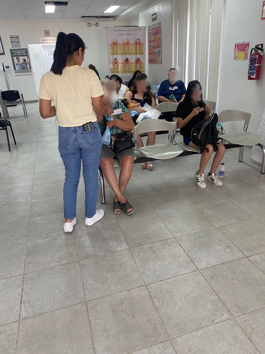 CecosamaHillo's tweet photo. 📌Promoción a la Salud con la entrega de folletos e información sobre los servicios que ofrece la unidad UNEME CAPA en el Centro de Salud Floresta 🧠
#CuidemosNuestraSalud
#PorLaSaludMental
#CapaSonora
Uneme Capa Sonora https://t.co/KbM4N3jCCG