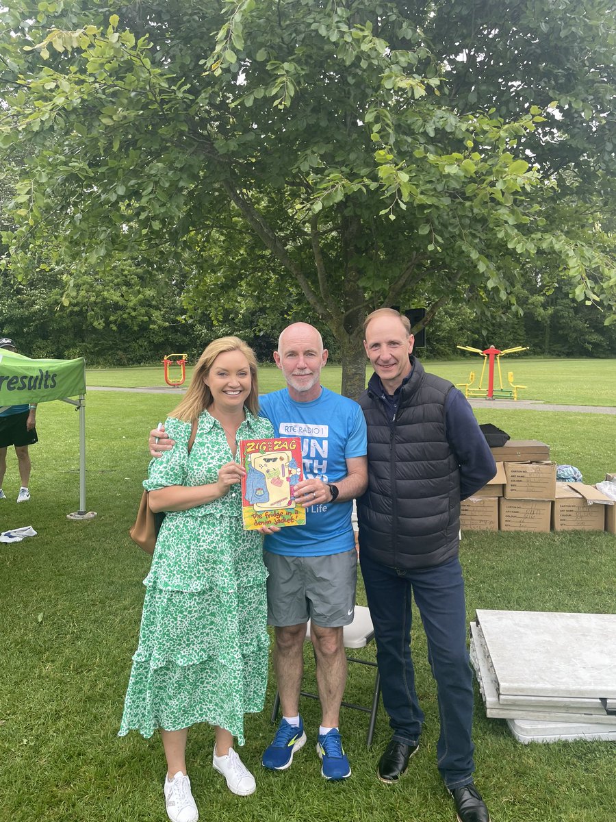 vickicasserly's tweet photo. When @RadioRayRTE comes to Corkagh Park @sdublincoco for #runwithray we reminisce π #ZigandZag https://t.co/TODPITniFM