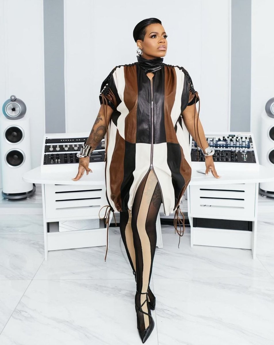 Happy Birthday to my beautiful cousin <a href="/TasiasWord/">Fantasia Taylor</a>! Wishing you another year full of blessings🙏🏿 Love you