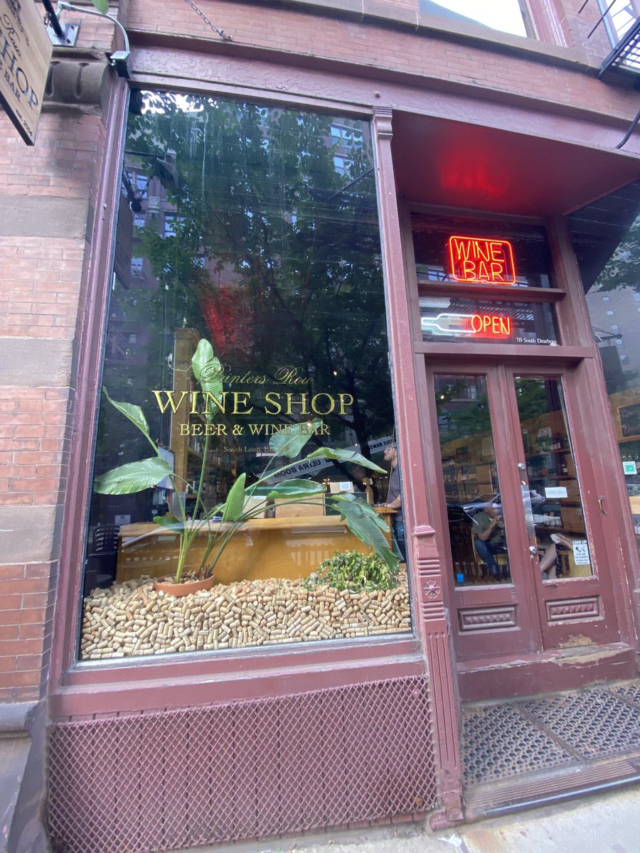ericaflorencee's tweet photo. Good morning from Chicago! Doing all the best things this week. Mentor training at @possefoundation and catching up with my scholars in their home city, a stop by my favorite bottle shop Printer’s Row, and late hours at @artinstitutechi ✨🙏 https://t.co/cbfJ3Oks02