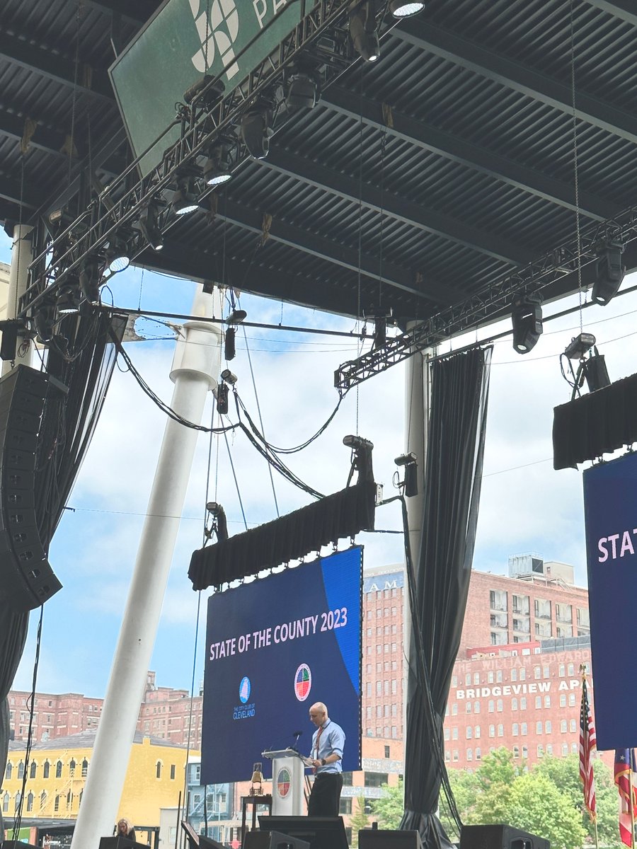 What a great start to #Stateofthecounty - Particularly compelling intro videos from <a href="/TheCityClub/">The City Club of CLE</a> &amp; <a href="/CuyahogaCounty/">Cuyahoga County</a>