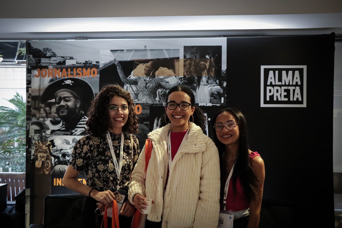 Alma_Preta's tweet photo. Em 2022, a Alma Preta se consolidou como a primeira mídia negra a ter um espaço próprio no evento e neste ano repetimos o feito para apresentar o nosso trabalho. Nos vemos lá?

Confira alguns registros do primeiro dia de evento e fiquem de olho em nossa cobertura! 😉✊🏿 #18Abraji https://t.co/FpKxPi4M73
