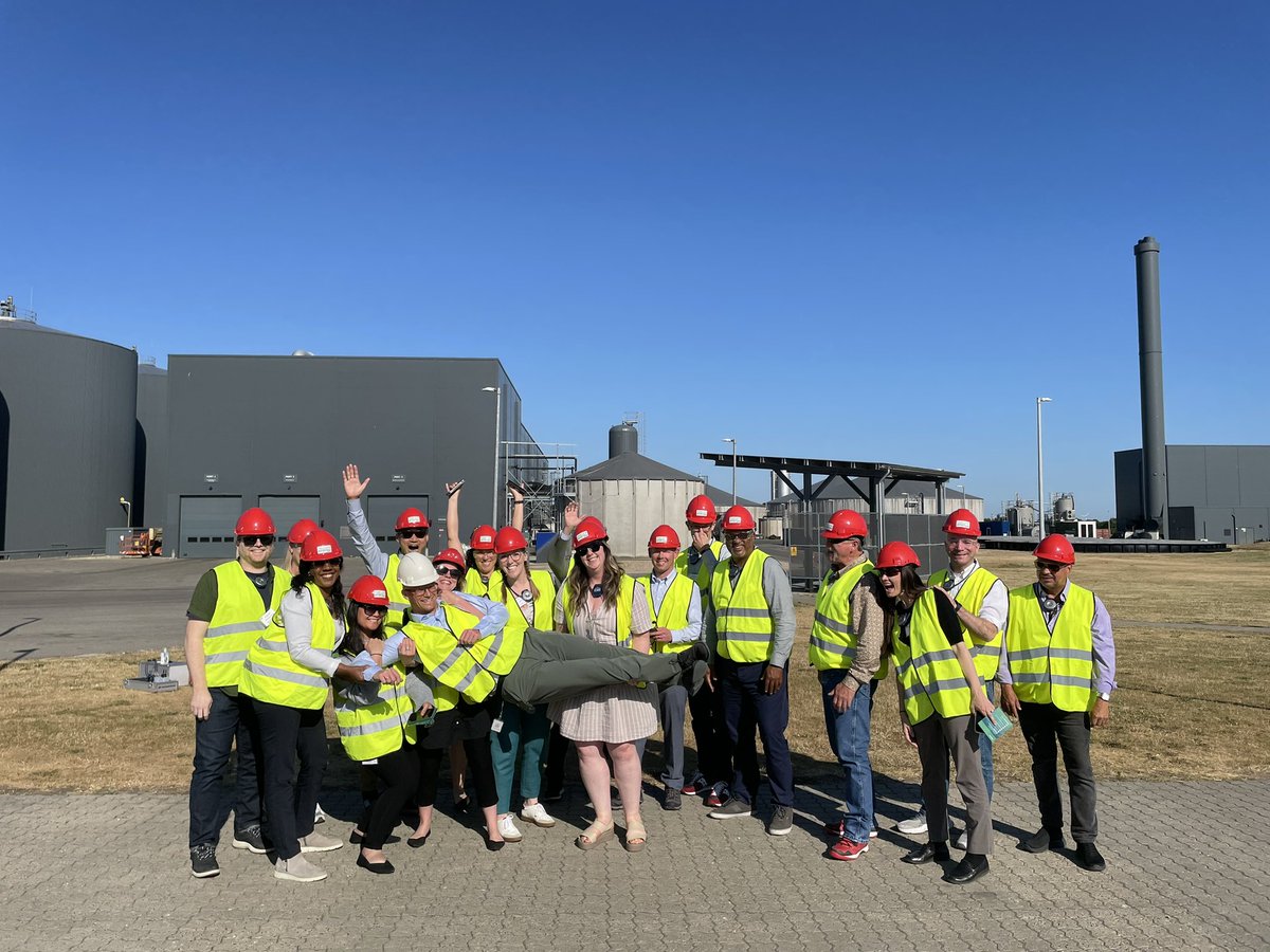 Earlier this month we welcomed 16 🇺🇸🇨🇦 delegates, representing the EPA, AAFC, US Congress, CA, MA, MI, MN, NV, VT, and WA, to learn from 🇩🇰 experiences within smart #agriculture practices, #waste management and #biogas value chain solutions!