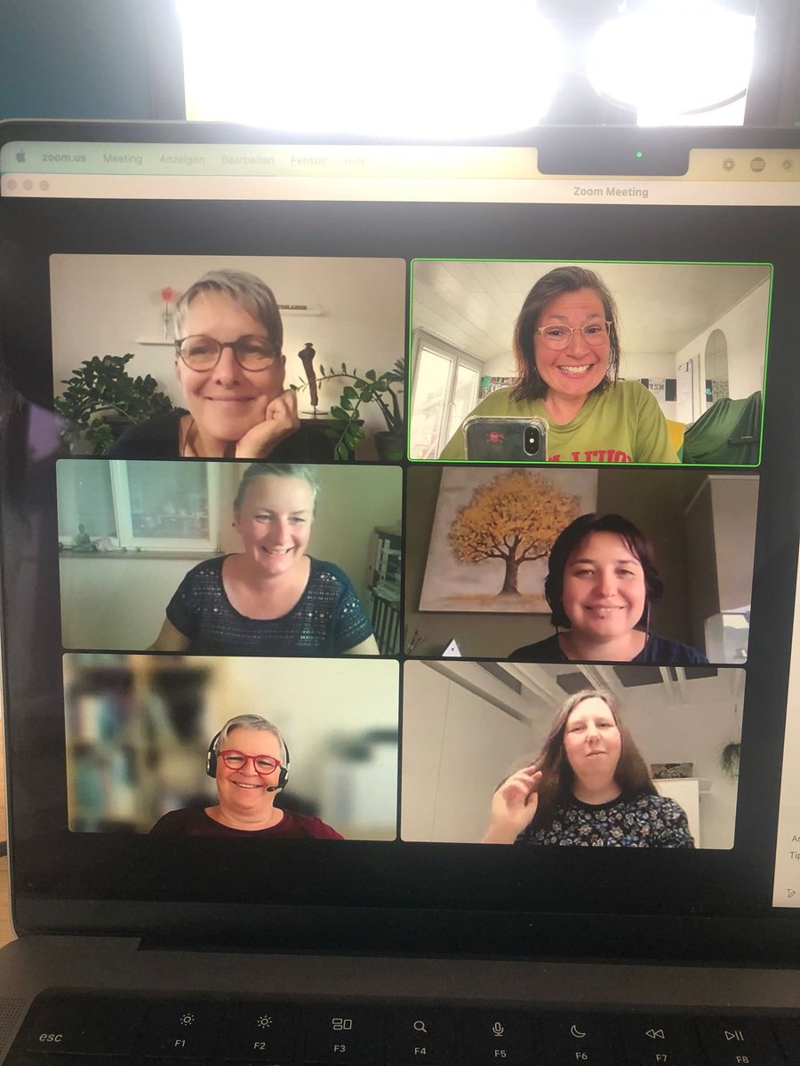 Vorfreude auf die #frauenwirtschaftstage 2023 - wir planen schon eifrig! Ihr dürft gespannt sein! Ziemlich coole Ideen heute beim Vorbereitungscall 💡😎
#unternehmerinnen #netzwerken