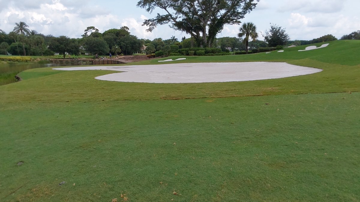 The grassing work continues out at the Country Club of Florida, Sod installment around the course today. 

#AspenRed #GolfCourseConstruction 
#SodInstall