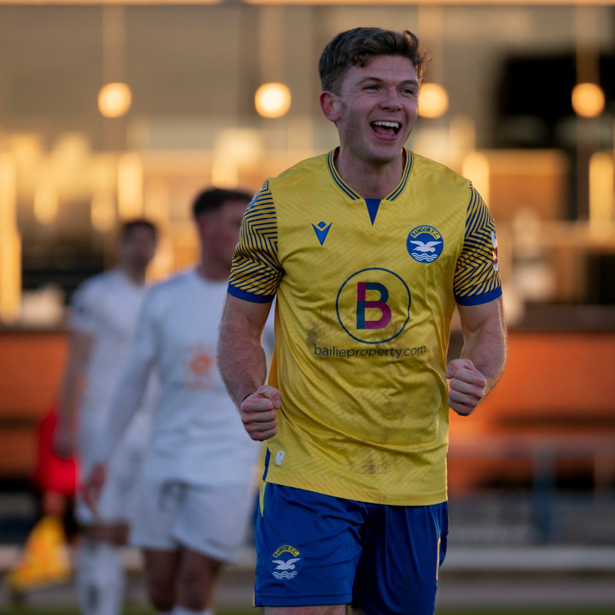 bangorfc's tweet photo. ✍🏻 𝘿𝙮𝙡𝙖𝙣 𝙊’𝙆𝙖𝙣𝙚

We’re delighted to confirm that Dylan O’Kane will remain at Clandeboye Park for the 2023/24 season. 

The 25 year old midfielder found the net three times last season for the Seasiders in his 35 appearances. 

🟡🔵 https://t.co/ypHcbiSG3D