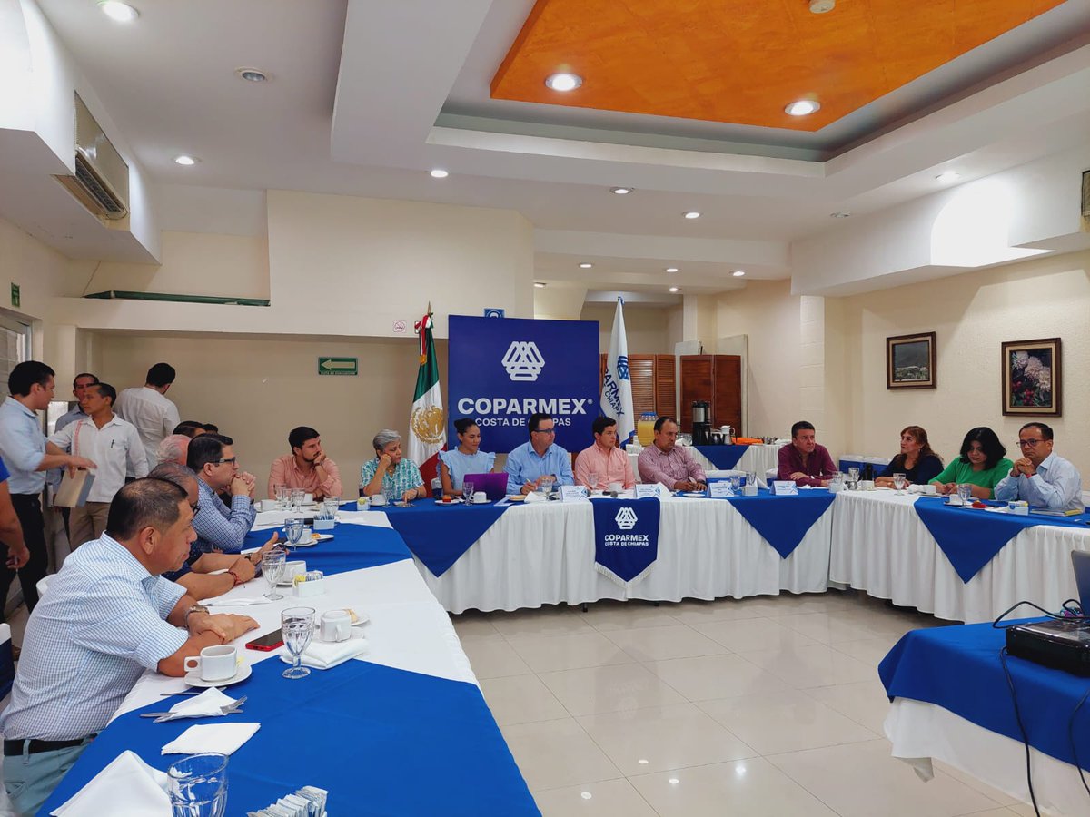 jsierraalvarez's tweet photo. #CentrosEmpresariales II En la gira por #Chiapas, nos encontramos también con el Consejo Directivo del #Coparmex Costa de Chiapas que preside Pascual Necochea para estrechar la colaboración y avanzar en el fortalecimiento del #CE. Reconozco el esfuerzo que realizan y la voluntad para hacer crecer al sector en la ciudad ¡Nos vemos pronto con noticias muy positivas!