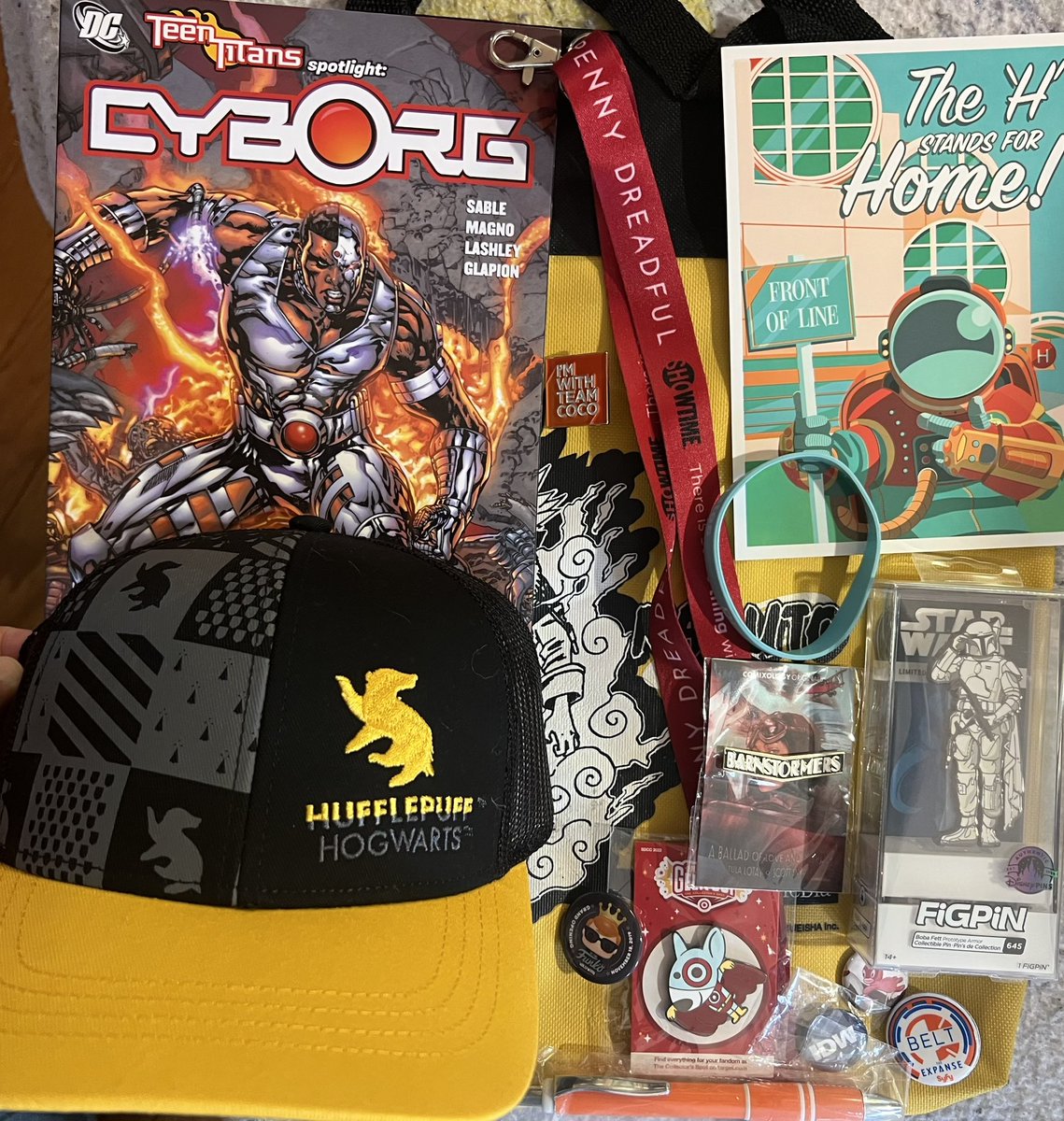 We have our next #SDCC swag bag giveaway!

Just RT and follow to enter!

We’ll announce the winner on Thursday’s stream &amp; on Twitter afterwards. #ComicCon