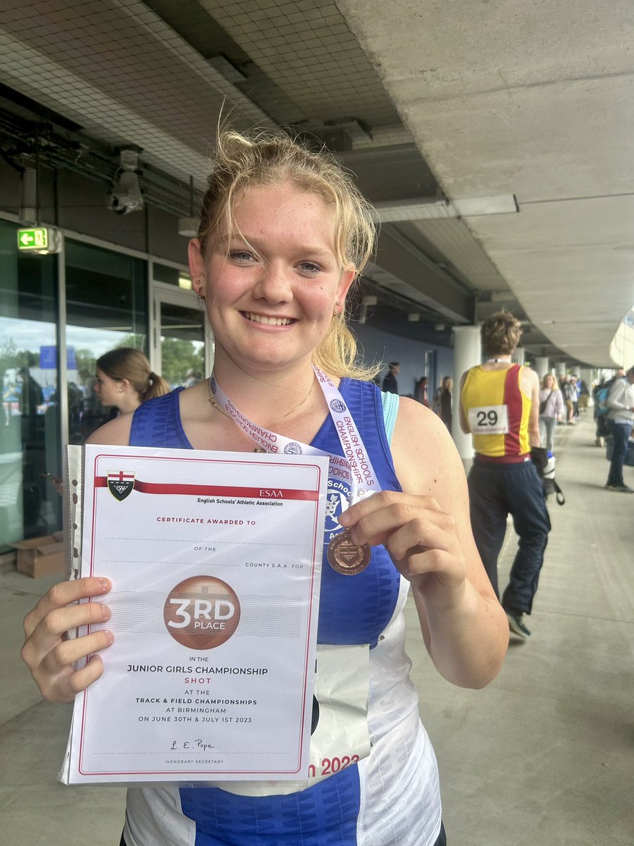 Jess_Lamps's tweet photo. 🥉Bronze 🥉medal at English Schools T&amp;F Championships at the  Alexander Stadium in Birmingham @alex_stadium 💥
@SchoolsAthletic 
@SuffolkCAA 
@englandthrows 
@EnglandAthletic https://t.co/uMRjIYIScf