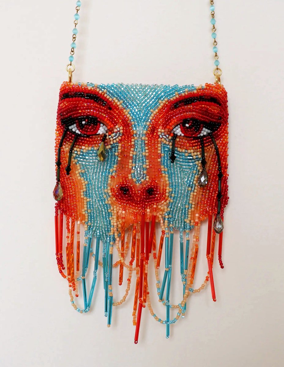 gastt_fashion's tweet photo. Hand Embroidered Glass Bead Micro Purse Designs by Rachel Ellenbogen. https://t.co/I0rL6OQT2w