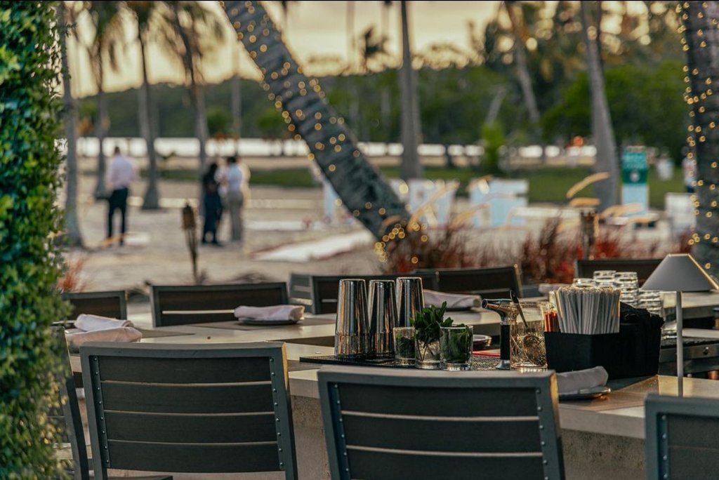 IdentityMediaPR's tweet image. Experience the extraordinary at @noma.beach 🌅✨

Immerse yourself in a culinary journey curated by renowned celebrity chef @donatellaarpaia, as she brings her signature coastal Italian cuisine to life 🍽✨
