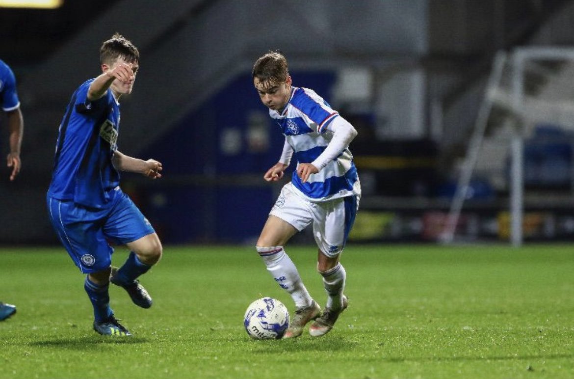 waltonhershamfc's tweet photo. 𝑭𝑹𝑨𝑰𝑳𝑰𝑵𝑮 𝑱𝑶𝑰𝑵𝑺 𝑻𝑯𝑬 𝑺𝑾𝑨𝑵𝑺

We are delighted to announce the signing of Jake Frailing ✍️

Having played for Southall last year, the midfielder was formerly a young professional at QPR, before a spell at Eastbourne Borough ⚽️

Welcome to the club 🦢

#SwansRise https://t.co/iLTAWu4Oxr