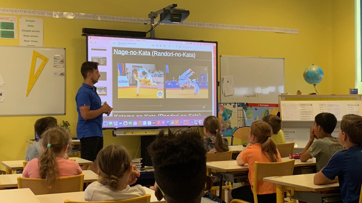 #Paris2024 🥇
Un #palmarès impressionnant pour Dylan Meddour et des #élèves heureux de pouvoir interviewer ce champion🤩
🙏 pour votre intervention en classe
#EPS 
#JO2024 
#Betheny