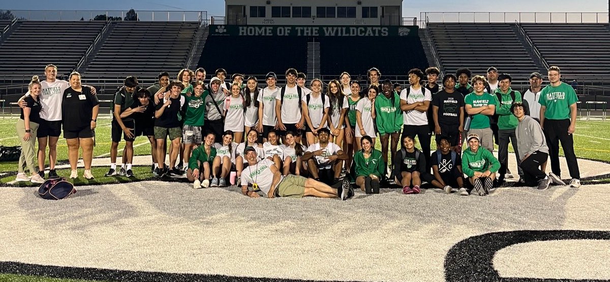 Our time with our beloved Cats officially comes to a close today. Thanks for following, and supporting all the kids in track and cross. Hope to see you somewhere. Happy trails!!
🐾🏃🏃‍♀️💚💚💚💚🐾