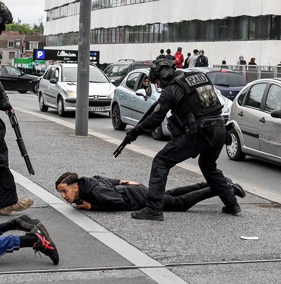 DamienRieu's tweet photo. La police de proximité, ça fonctionne. https://t.co/BhxtBpcAlE