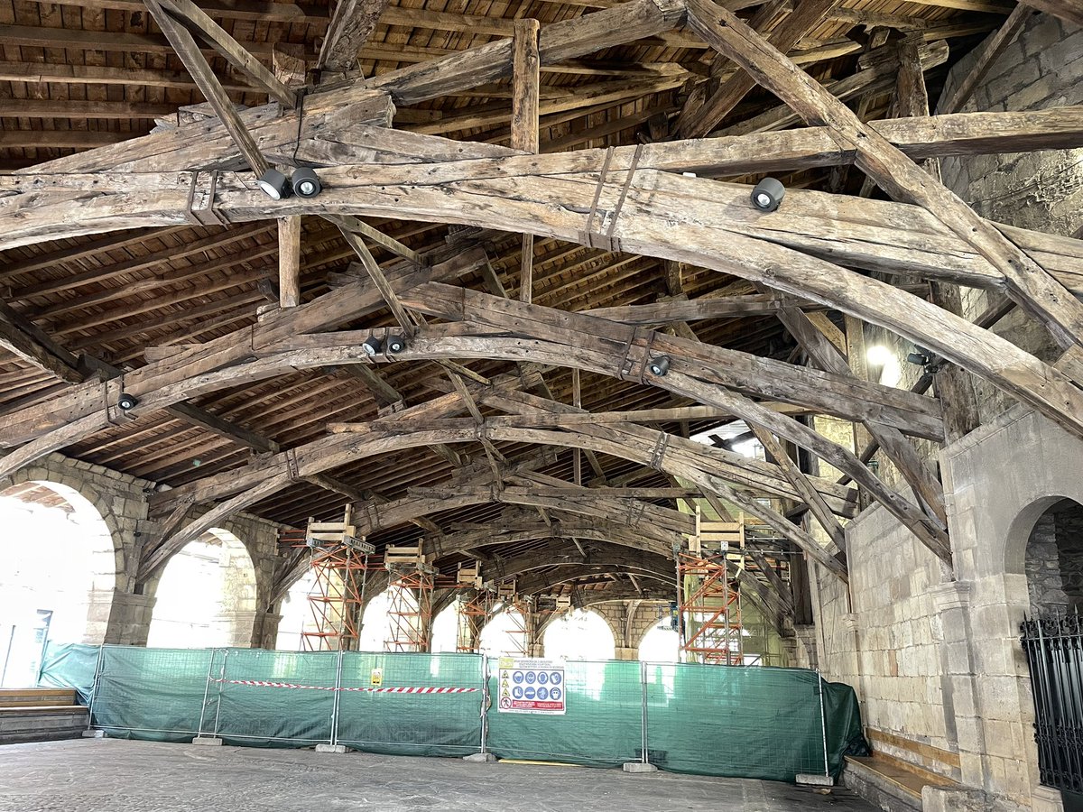 Take a look at this amazing medieval roof which was designed to create a very wide, open portico on the side of a church in Durango in the Basque region of Spain.#heritage #timber #buildingconservation