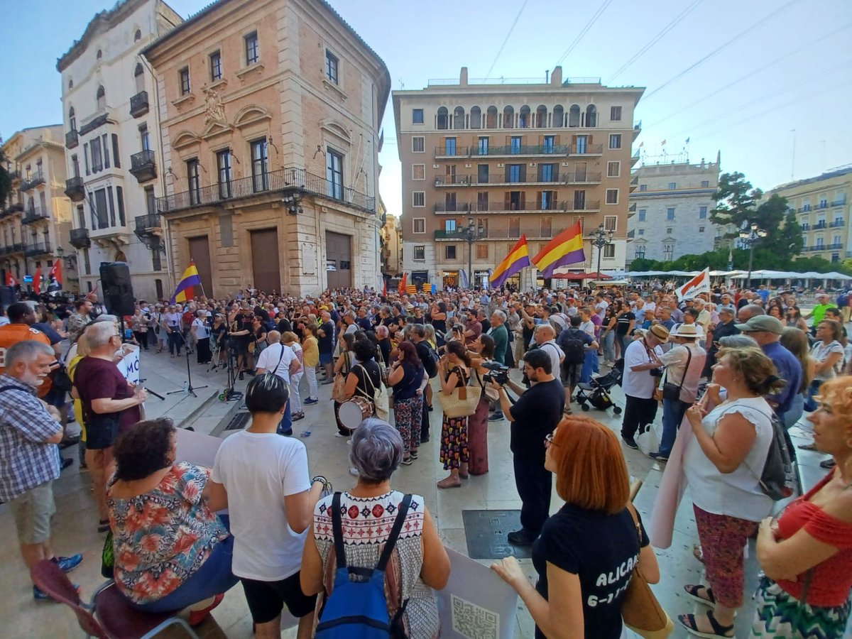 La memòria democràtica no es toca! Ens marca el camí que no volem repetir i ens fa una societat millor!  🔻✊🏼