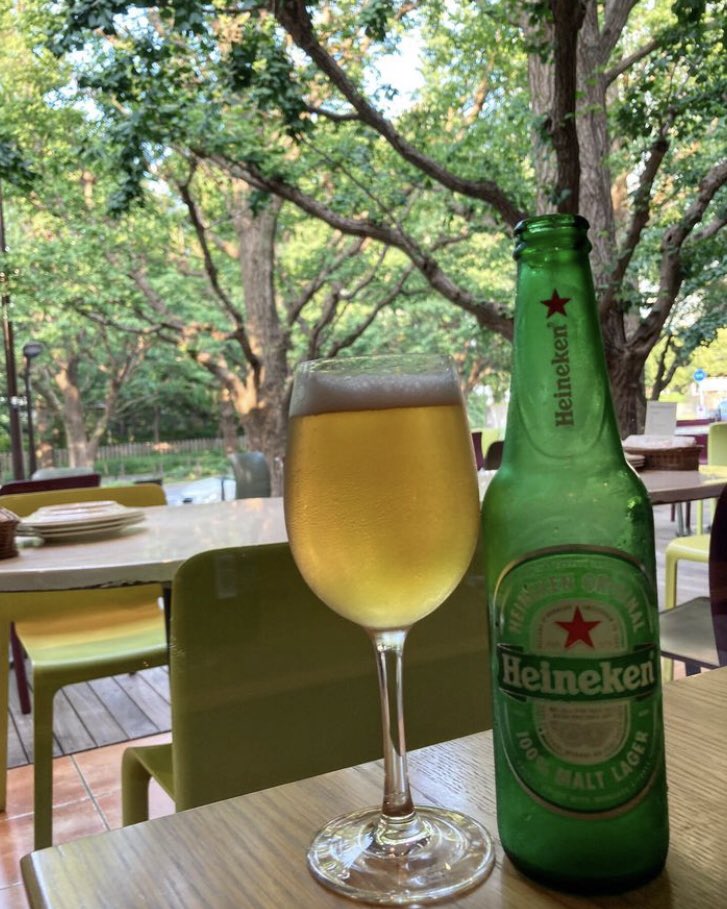 maryalcantaras's tweet photo. 5 anos lutando sem parar por esse momento! 

5 anos! 

HOJE EU VOU BEBER E CELEBRAR! 

QUEM VAI TAMBÉM?

#assimmesmo #beber #celebrar #delícia #forabolsonarogenocida #eumereço #heineken #inelegível #melhormomento #ostentação #umaimagemdiztudo https://t.co/uwGextYkHb