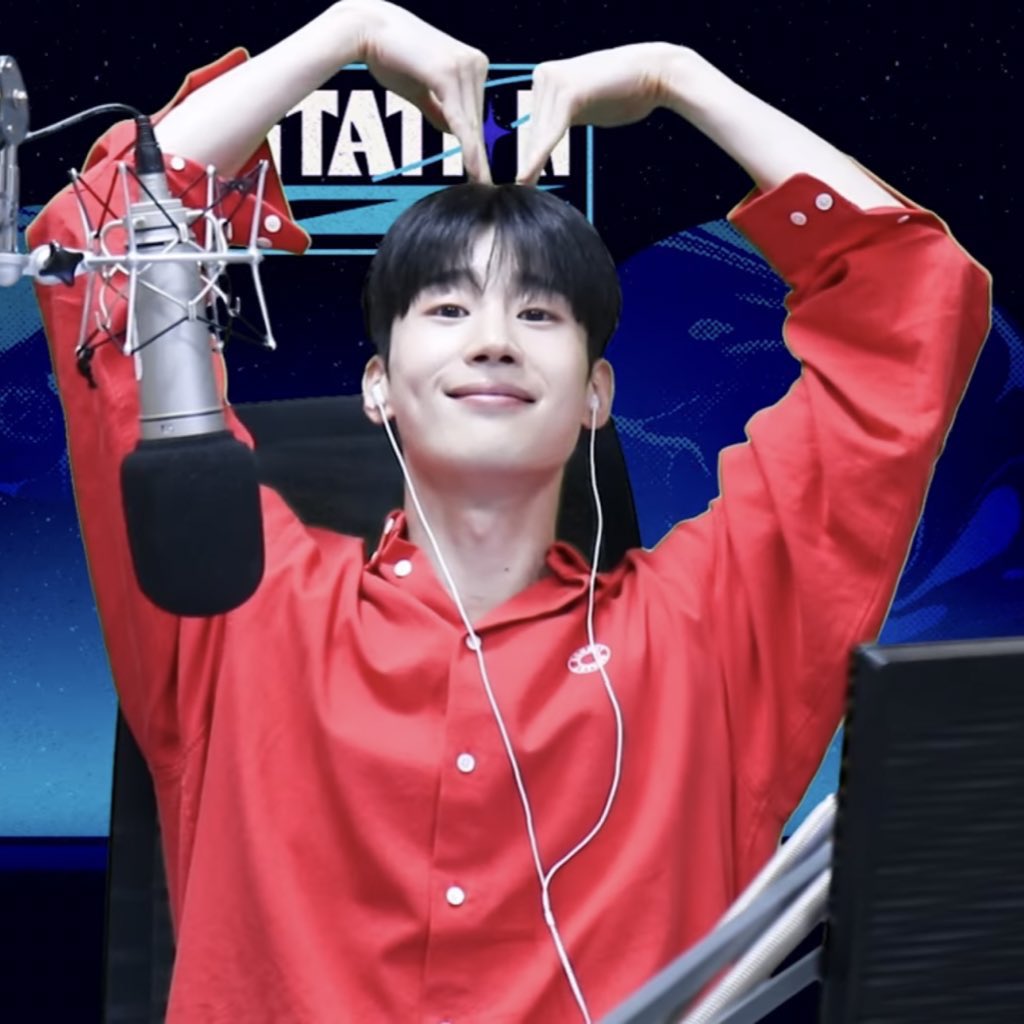 seungwoo’s lovely poses 🥰