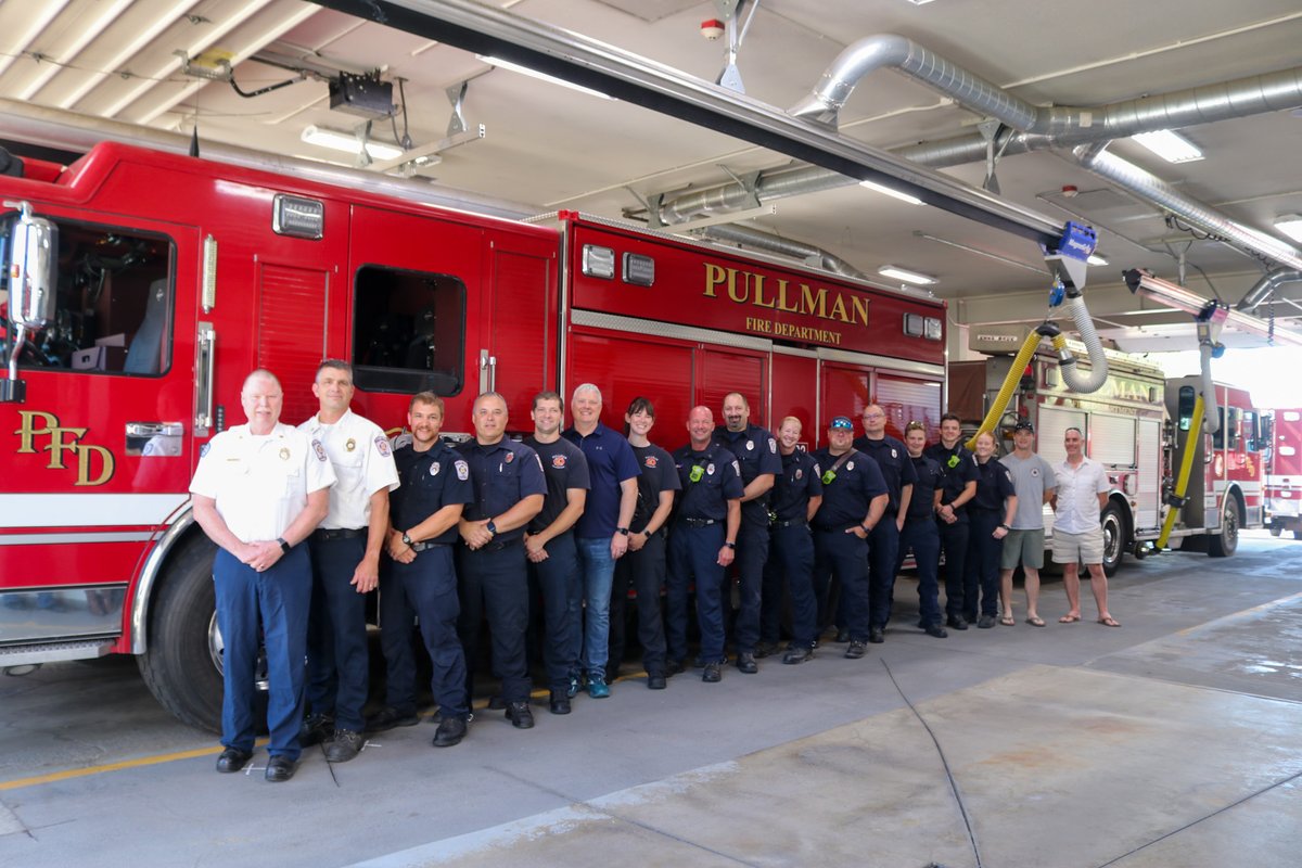 City_of_Pullman's tweet photo. Earlier this morning, recently promoted Lieutenant Chuck Caessens, took his Oath of Office. Caessens' family and fellow Pullman Fire Department service members were in attendance.
#PullmanProud #PullmanFire https://t.co/g1zgkQy3nt