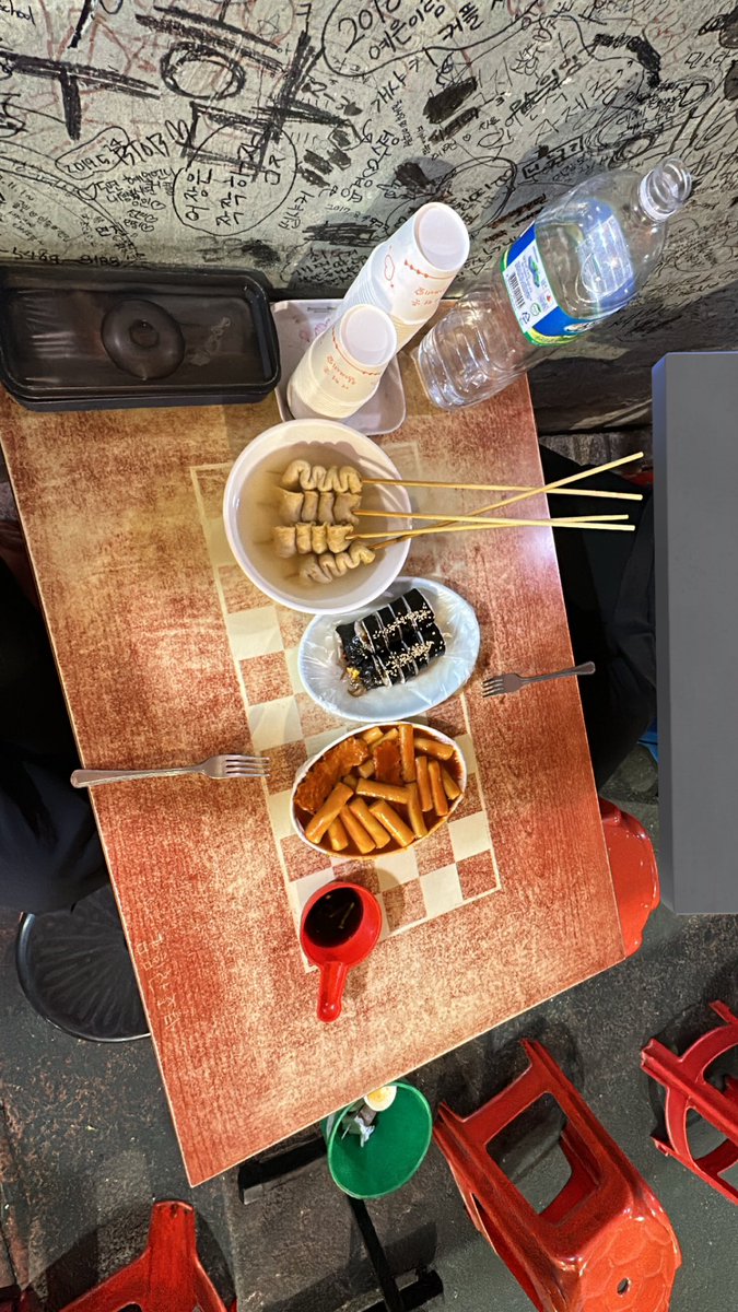 대구살이 1년 차가 추천하는 대구 오면 꼭 먹어야 하는 음식들

1.미진삼겹살
2.평화시장 닭똥집골목 고인돌 닭똥집
3.수봉반점
4.방촌시장 방떡