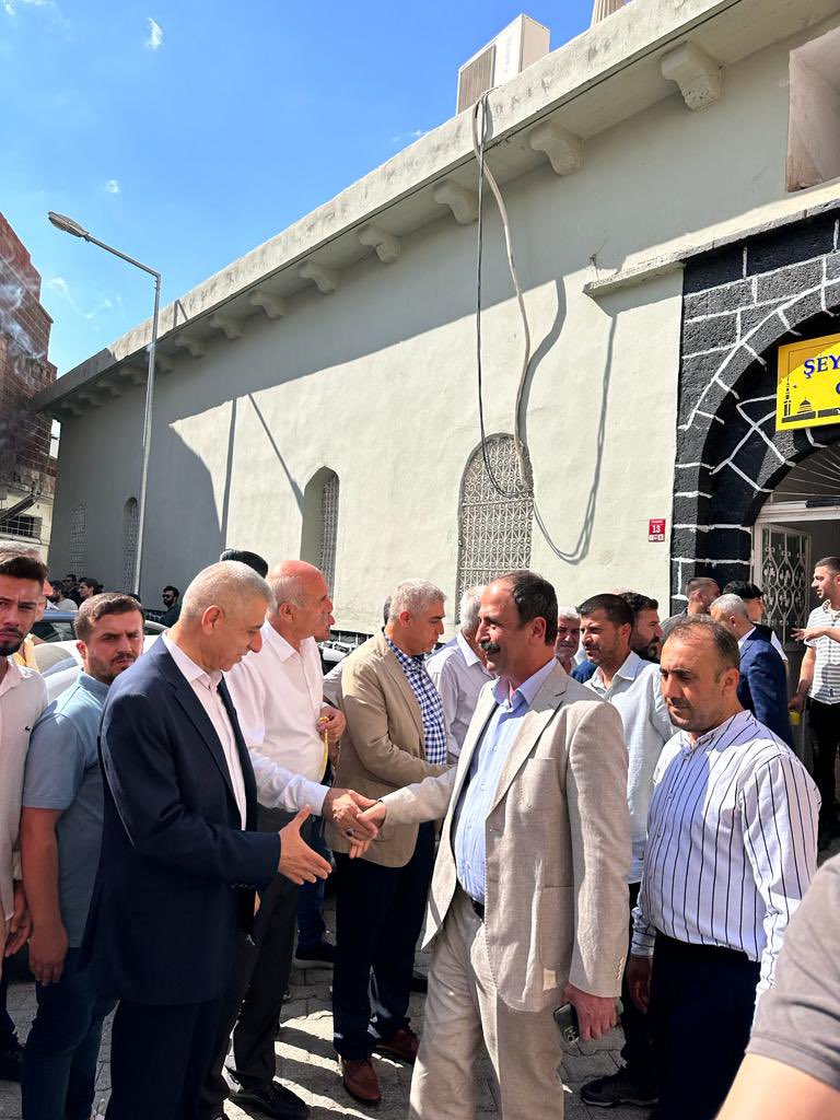 nusirewanelci's tweet photo. Kadim şehrimiz Cizre’de bayramda meydana gelen istenmeyen olaylar aklı selim ve sağduyu sayesinde barışla neticelendi. Cizremizin tarihine ve kültürüne  asla yakışmayan bu tür olayların bir daha yaşanmaması dileğiyle barışın gerçekleşmesinde emeği geçen tüm hemşehrilerime teşekkür ediyorum.