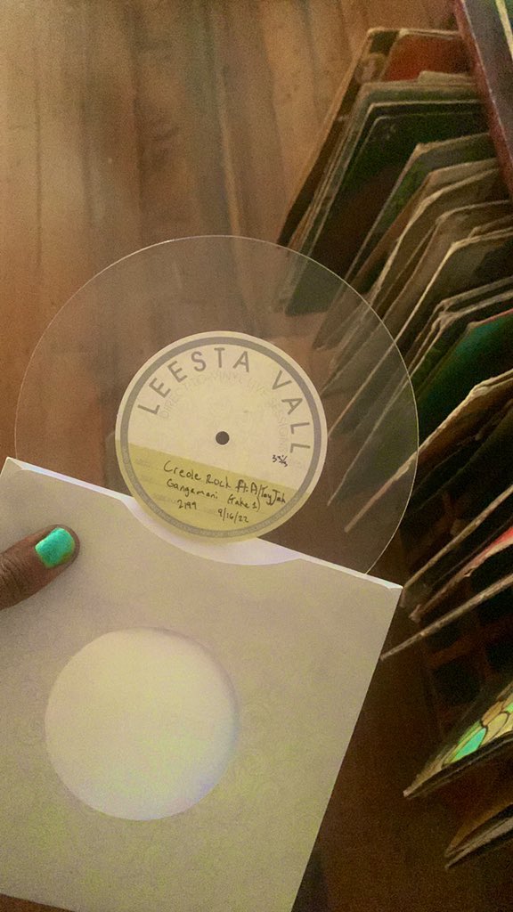 A_TayJAH's tweet photo. Last year I got the nicest gift from @CreoleRock. A transparent vinyl record of a song we collaborated on. The sentiments of owning a vinyl record that I’m featured on runs deep. It feels surreal. Proudly added it to my home collection. #adreamcometrue #gr8ful #stayabovedalows®️ https://t.co/rPMgbPEE1h